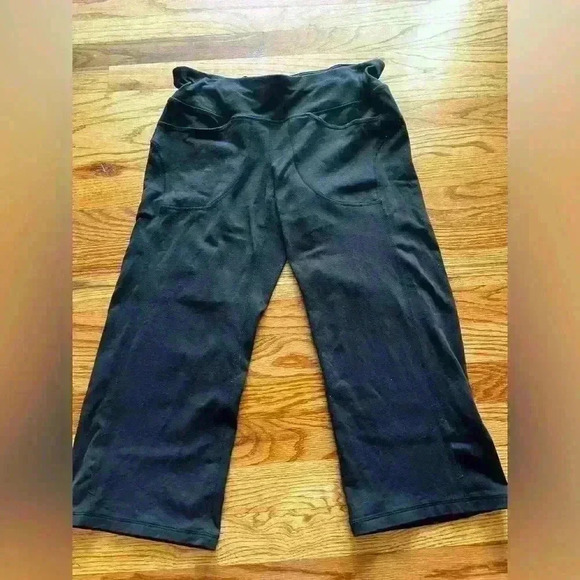 Athleta Pants - ATHLETA BALANCE WIDE CROP - BLACK  - SMALL